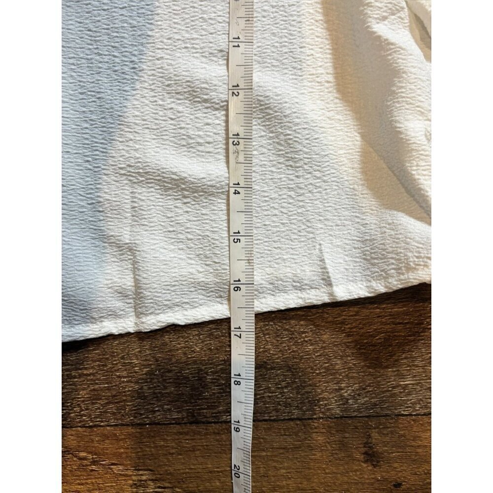 Women's White Buttoned Crop Top - Picture 6 of 7